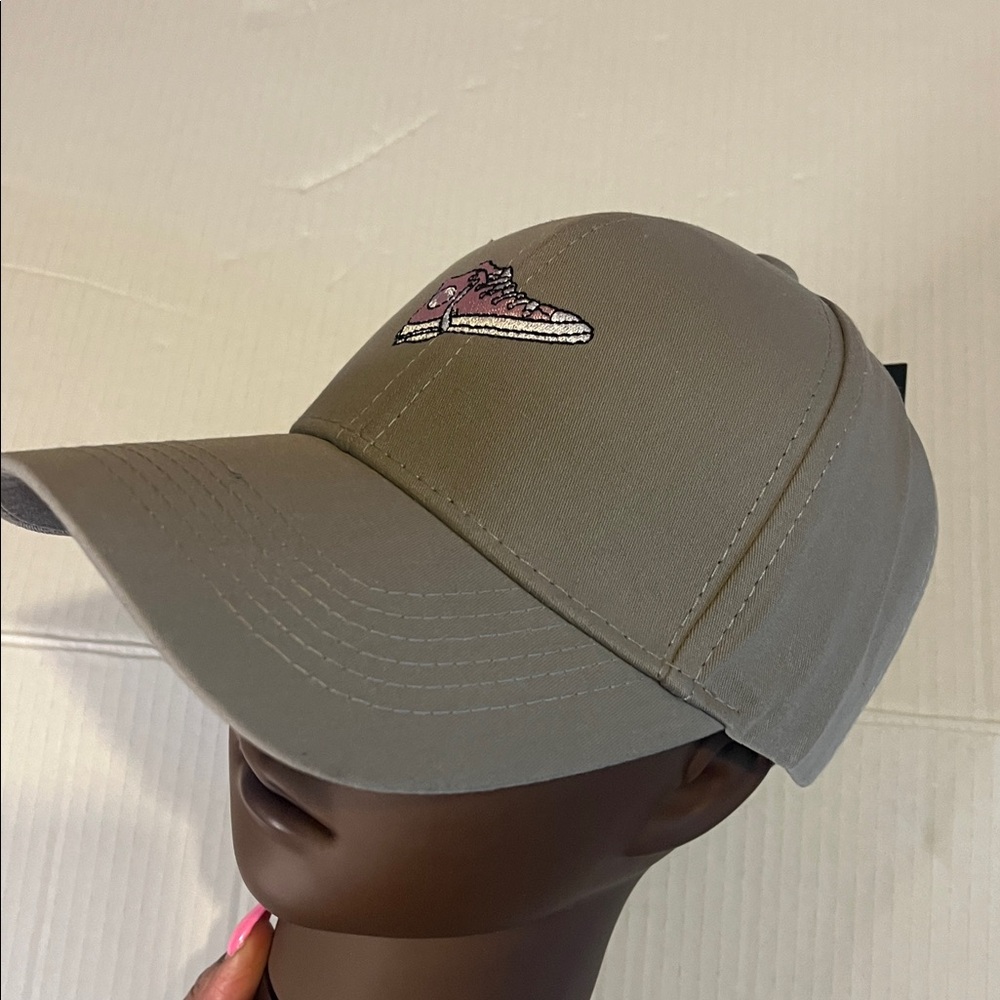 Gray Cap with Pink Sneaker Embroidery NWT - Picture 10 of 10